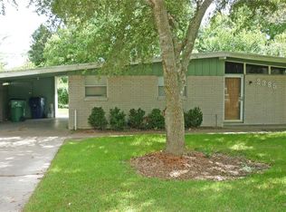 2385 W Coombs St, Alvin, TX 77511