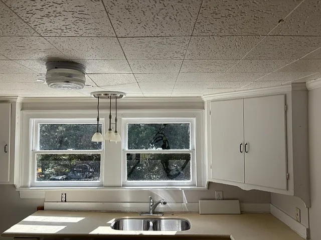 Kitchen/ Kitchen Sink