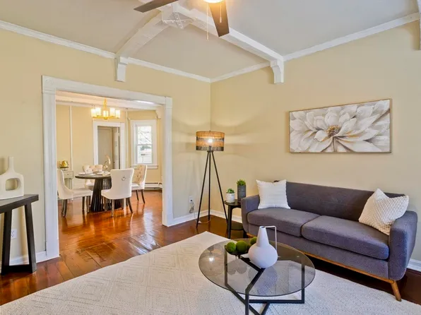 30 Parkwood St, Springfield, MA 01108