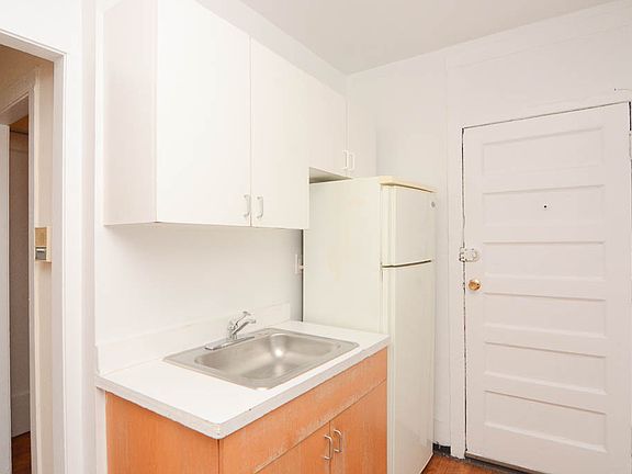 3rd image of 3308 W Schubert Ave APT 3S