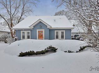 180 Waveland Ave, Gurnee, IL 60031