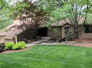 13 Locust Hill Rd, Cincinnati, OH 45245