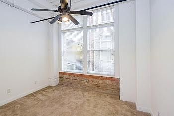 2nd image of 1015 S Jennings Ave #F8wn0vawt