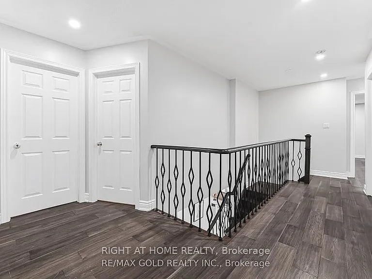 29 Laurentide Cres #UPPER — Photo 14