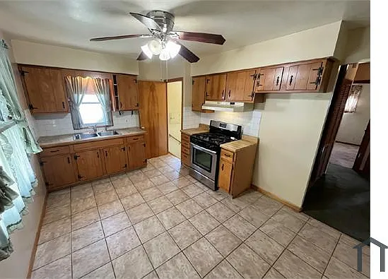 15513 Walvern Blvd — Photo 2
