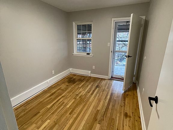 4th image of 1032 E 59th St Floor 3