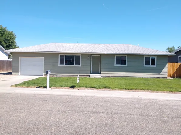 816 NW 2nd St, Fruitland, ID 83619