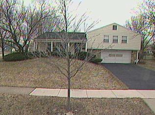 126 Idlestone Ln, Schaumburg, IL 60194