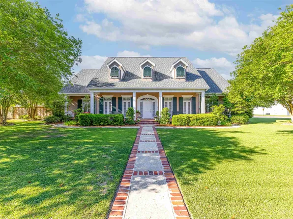200 Rienzi Dr, Thibodaux, LA 70301