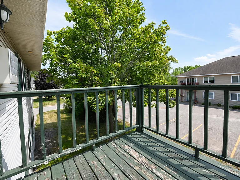 Murdock Apartments — Photo 74