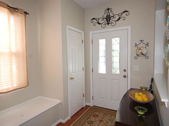 3rd image of 35 Regency Oaks Dr