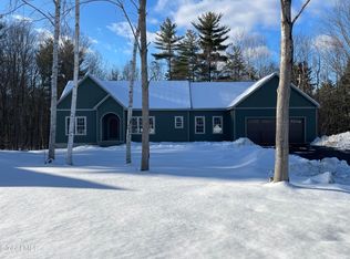 54 Burnham Rd, Wilton, NY 12831