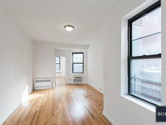5th image of 309 E 85th St APT 3d
