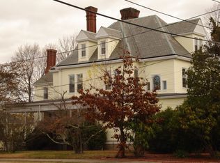 4 Roanoke St, Providence, RI 02908