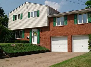 122 Windsor Dr, Irwin, PA
