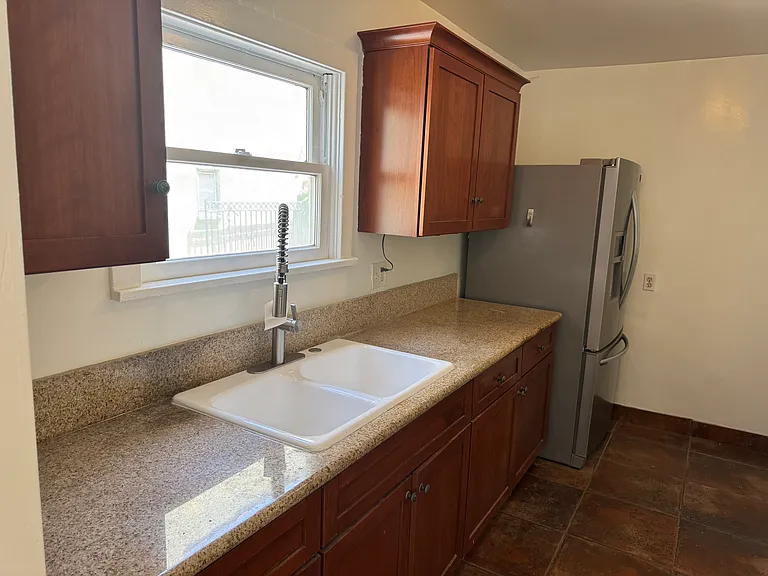 1042 S Hudson Ave #1/2 — Photo 17