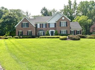 12 Rockhill Dr, Hampton, NJ 08827