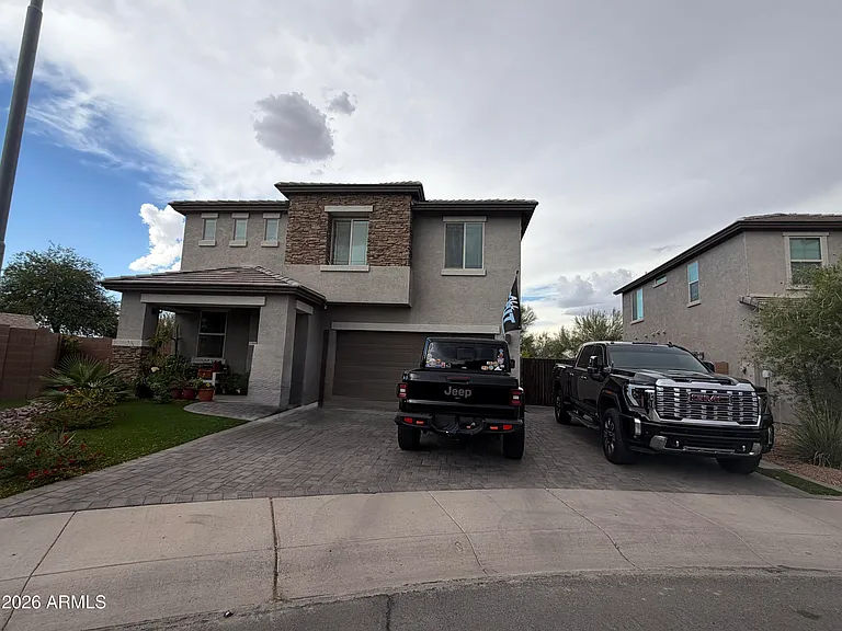 2924 N Taylor Ln — Photo 9