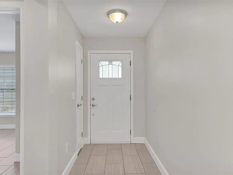 1206 Beechdale Ct — Photo 3