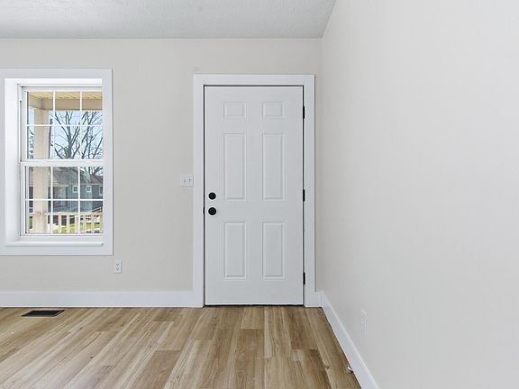 3rd image of 144 N Quentin Ave