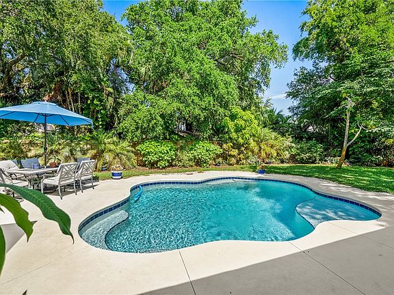 4th image of 9340 Seagrape Dr