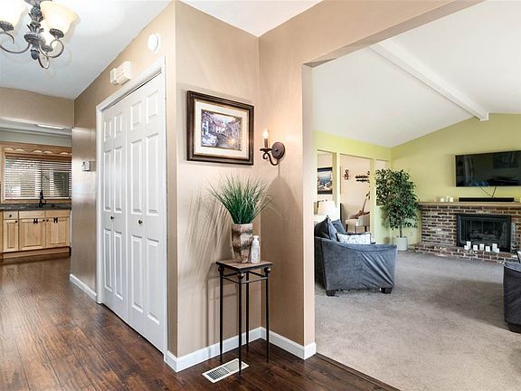 2nd image of 7821 N Panorama Dr