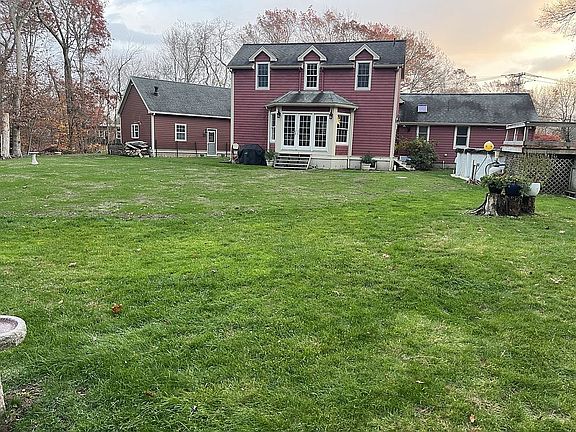 Large yard for entertaining 