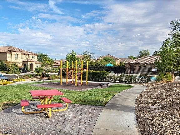 4th image of 9272 Valley Betica Ave