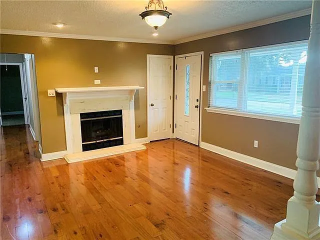 3809 Academy Dr — Photo 2