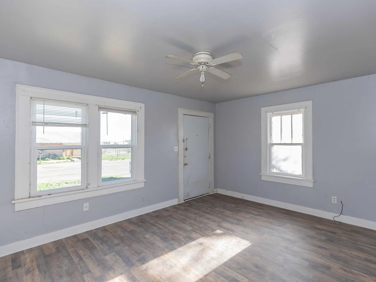821 South Travis Street - C — Photo 4
