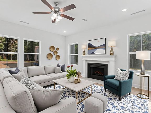 3rd image of 757 Mockingbird Rd #4