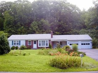 16 Woodcliff Dr, Granby, CT 06035