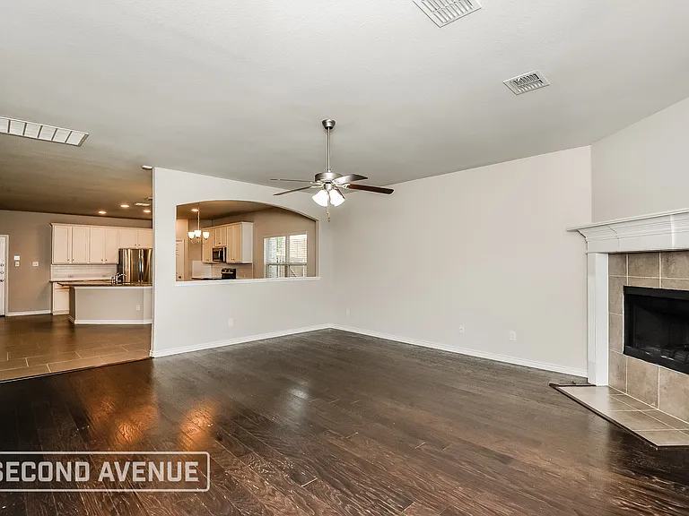 2109 Lorrie Ln — Photo 6