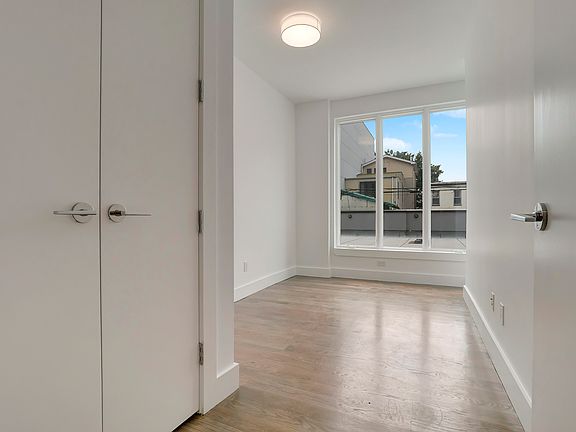 5th image of 150 Erasmus St #104