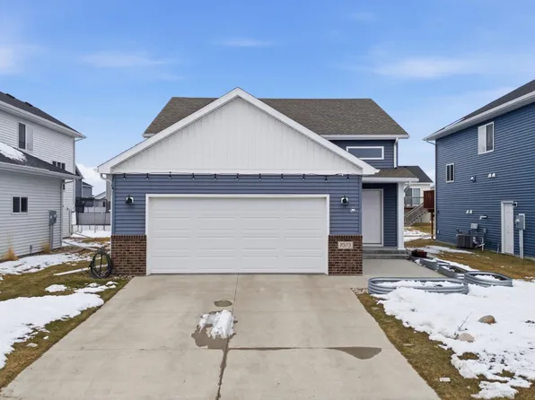 7373 17th St S, Fargo, ND 58104