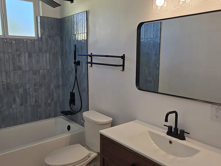 7521 Norton Ave #7 — Photo 10