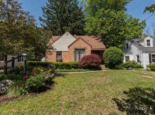 1155 Lakeside Dr SE, East Grand Rapids, MI