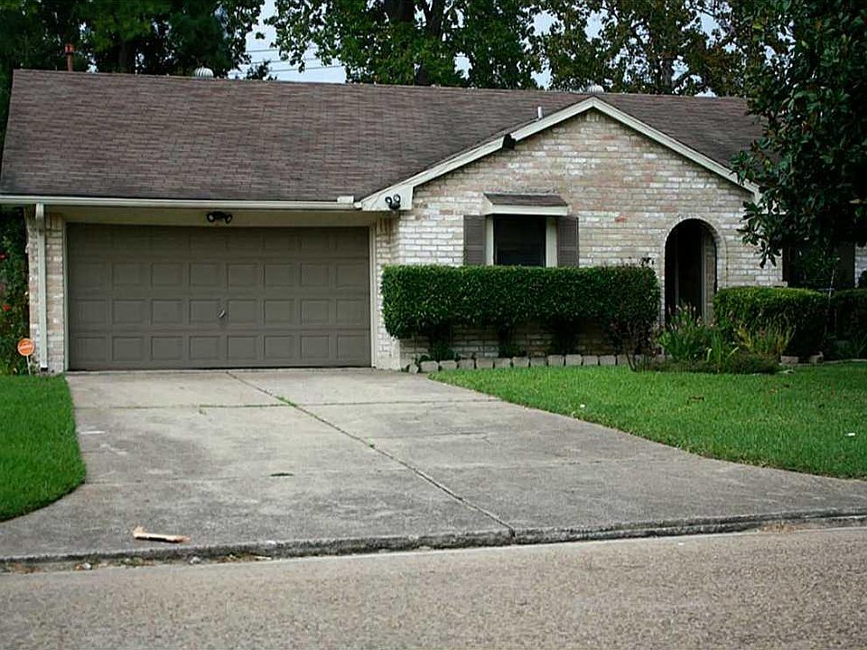1st image of 526 Bienville Ln