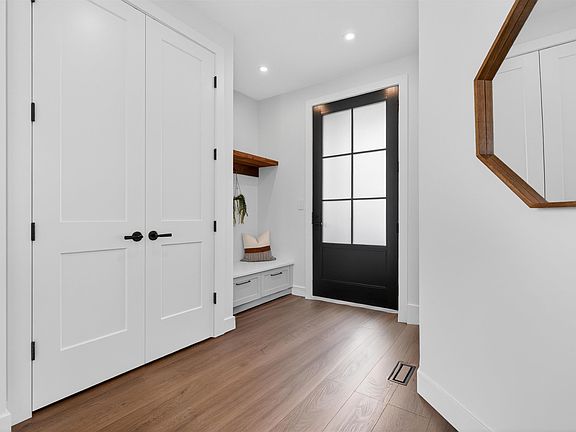 5th image of 149 Eastgate Way N