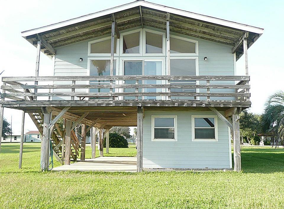 2nd image of 2072 W Bayshore Dr