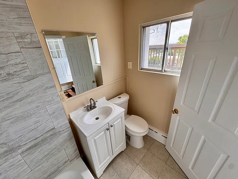 220 Osborn St #2 — Photo 24