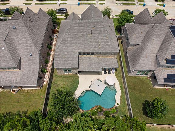 5th image of 19719 Raccoon Hollow Way