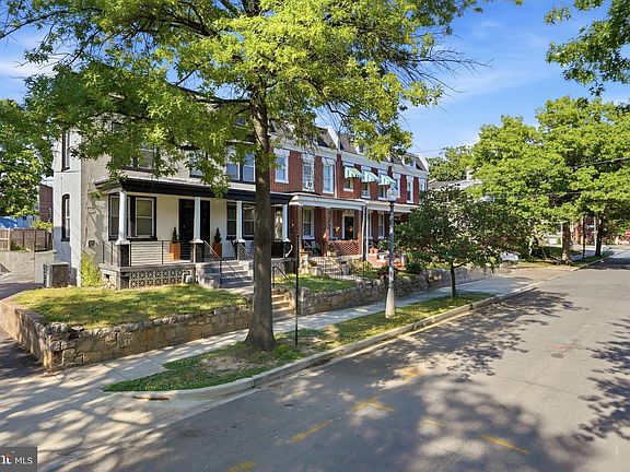 2nd image of 517 Taylor St NW