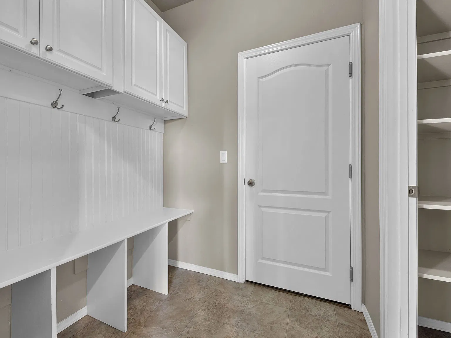 4 bed, 2321 sqft, $2,449 — Photo 2