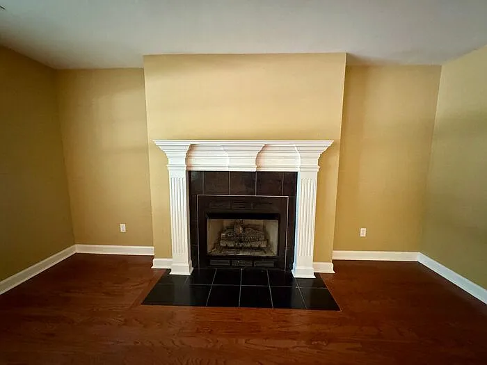 5311 Frankford Dr SE — Photo 2