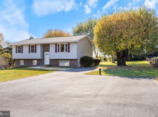 415 Ross Dr, Sykesville, MD 21784