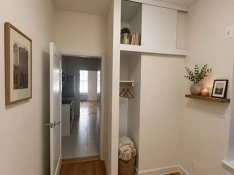 117 Christopher St #6 — Photo 2