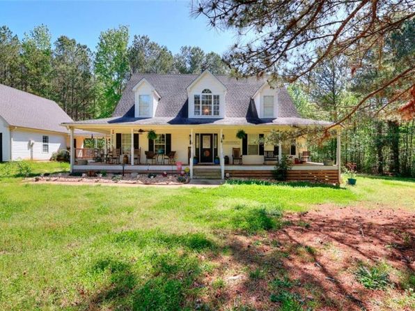 377 Lakeview Dr, Newborn, GA 30056