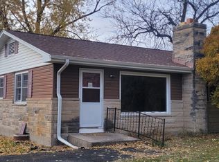 833 Gary Ave, Aurora, IL 60506