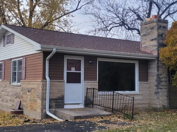 833 Gary Ave, Aurora, IL 60506